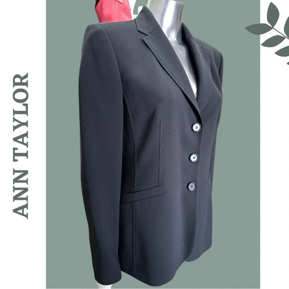 Ann Taylor Black Blazer Single
Breasted 3  Button Lined Jkt Notch
Collar Size 8 - Picture 3 of 7